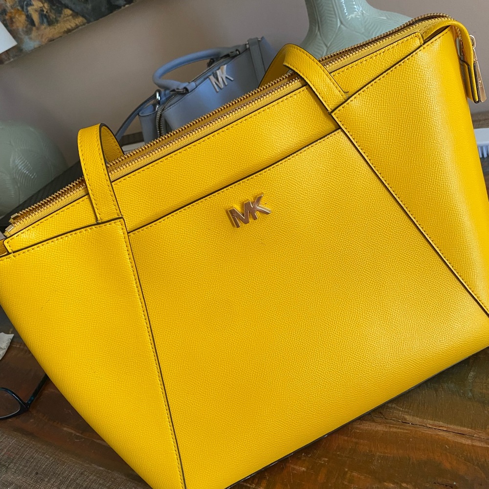 Michael Kors Tote